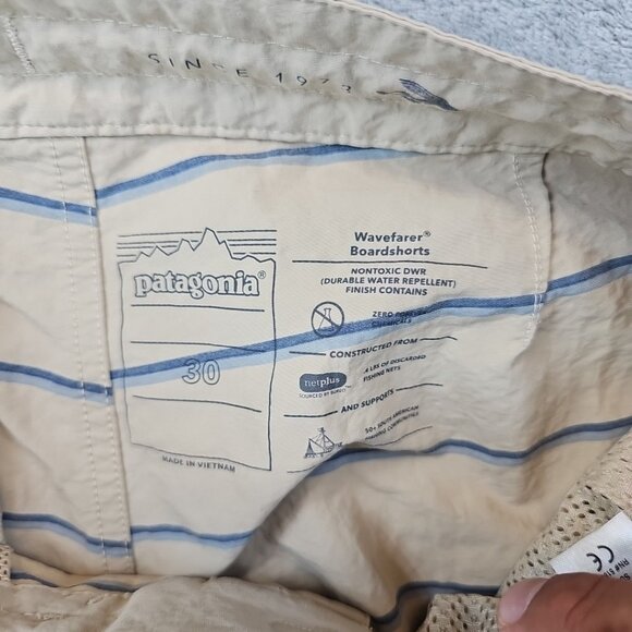 Patagonia Waverfarer Hybrid Walk Shorts Mens Size 30 Beige Striped Board Shorts - Picture 4 of 9